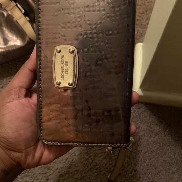 Michael Kors handbag and wallet - Picture 3 of 5